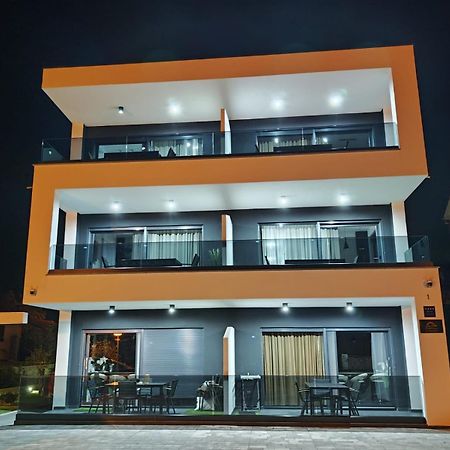 ニヴィーチェGolden Sunsetアパートメント 部屋 写真